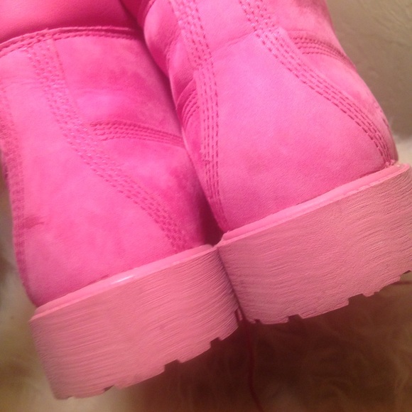 Pink Timberlands - Picture 2 of 3